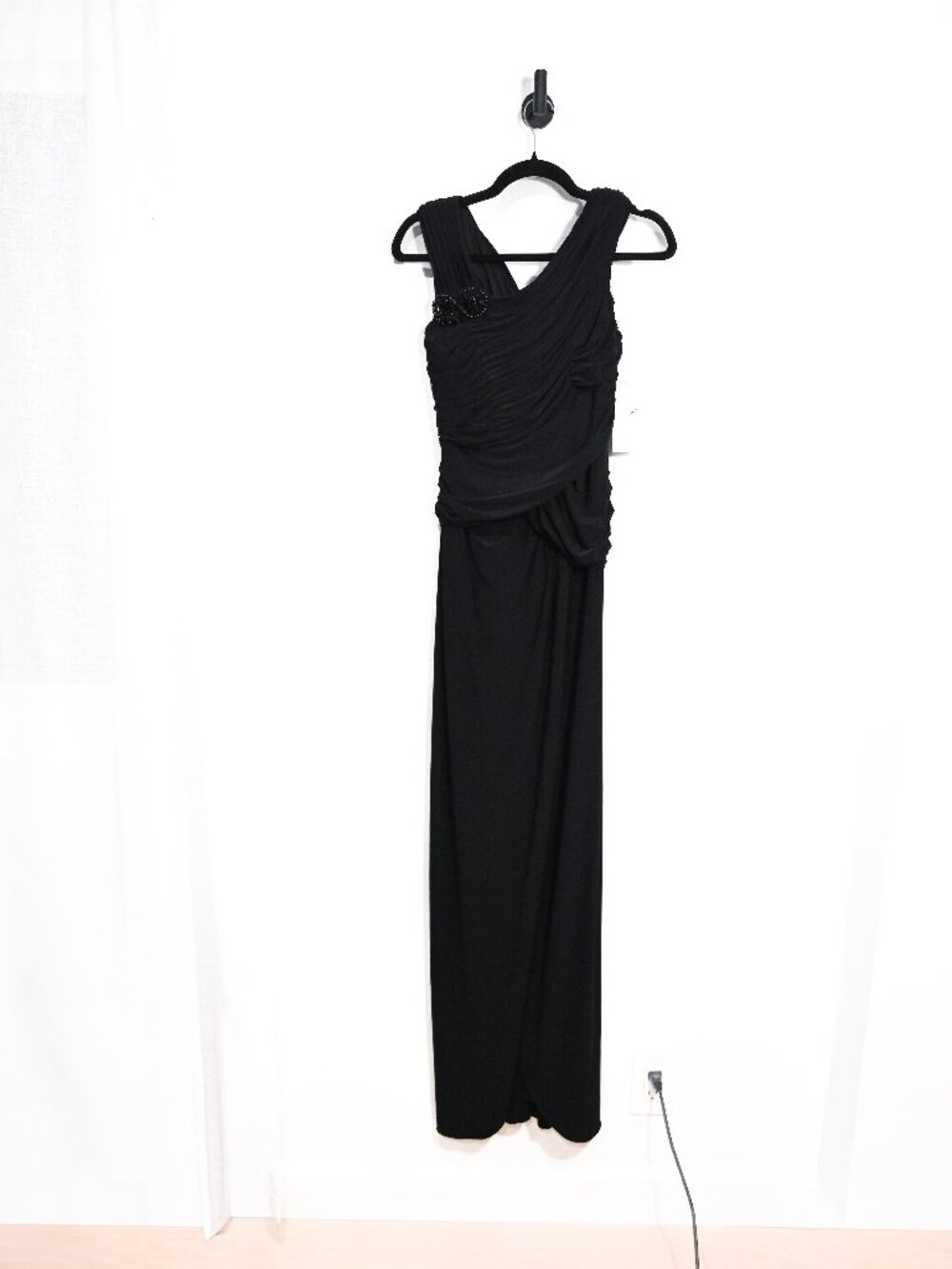 Adrianna Papell Size 8 Black Gathered Ruched Evening Gown NWT